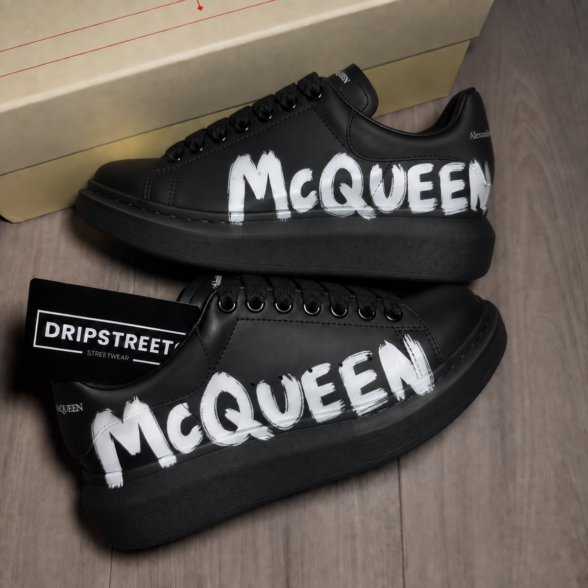 A.Mcqn Nere Con Scritta