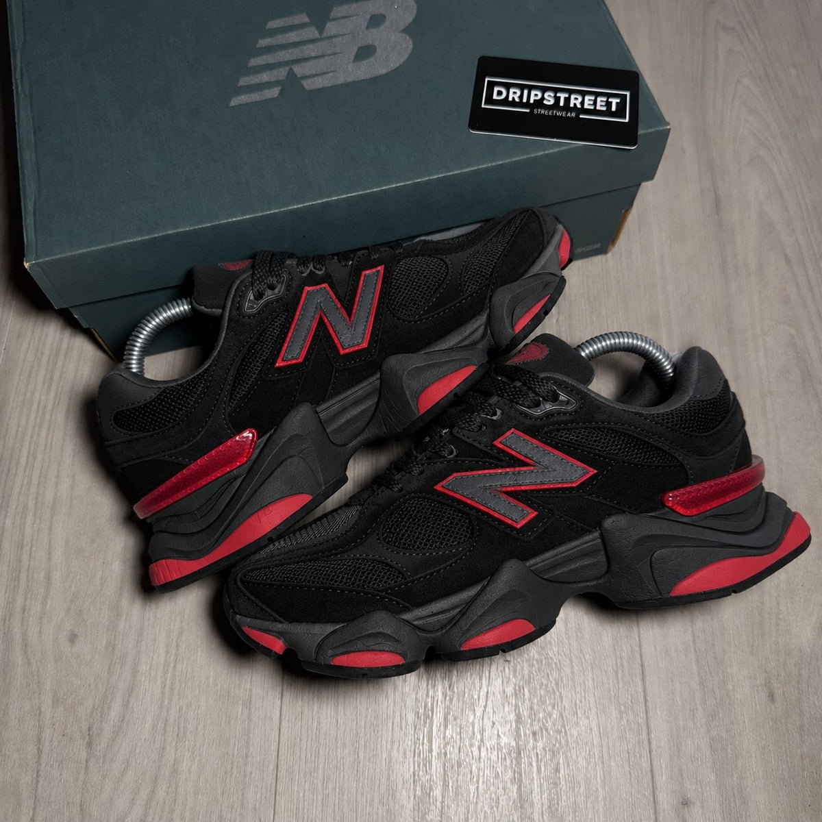 Nb 9060 Nero e Rosso