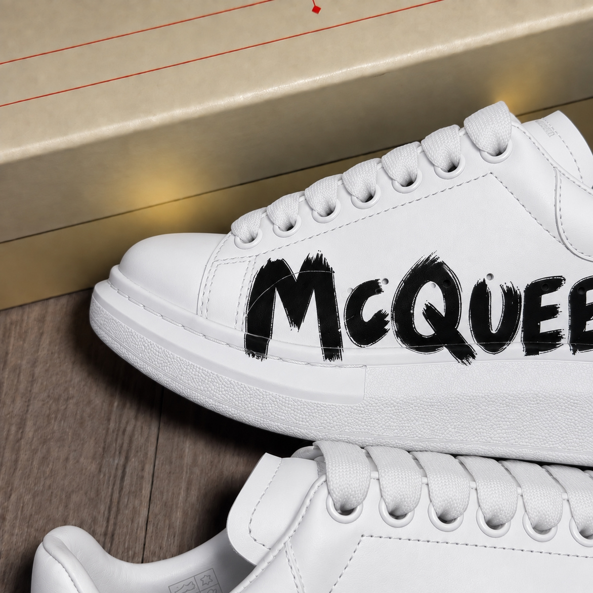 A.Mcqn Bianche Con Scritta