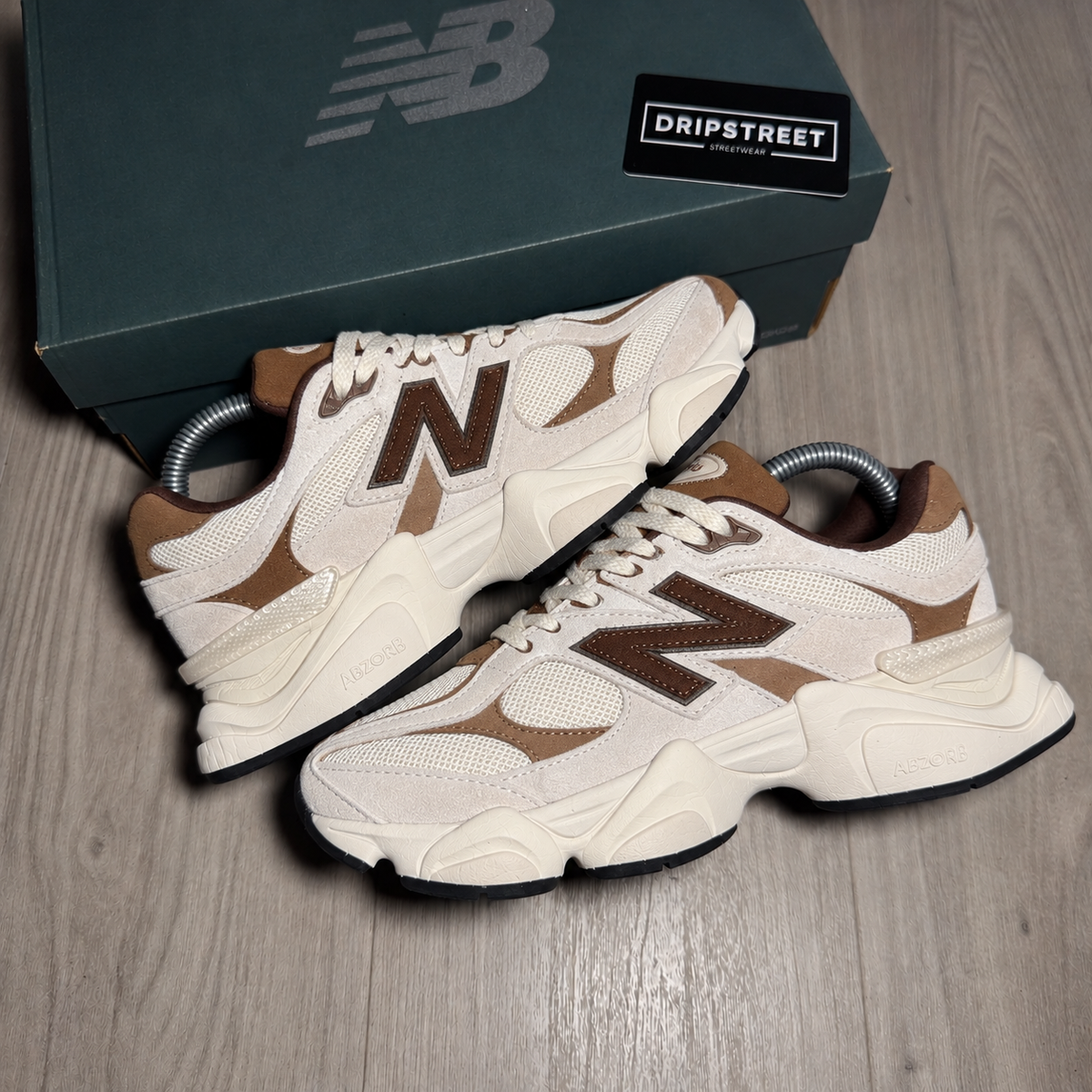 Nb 9060 Bianco e marrone