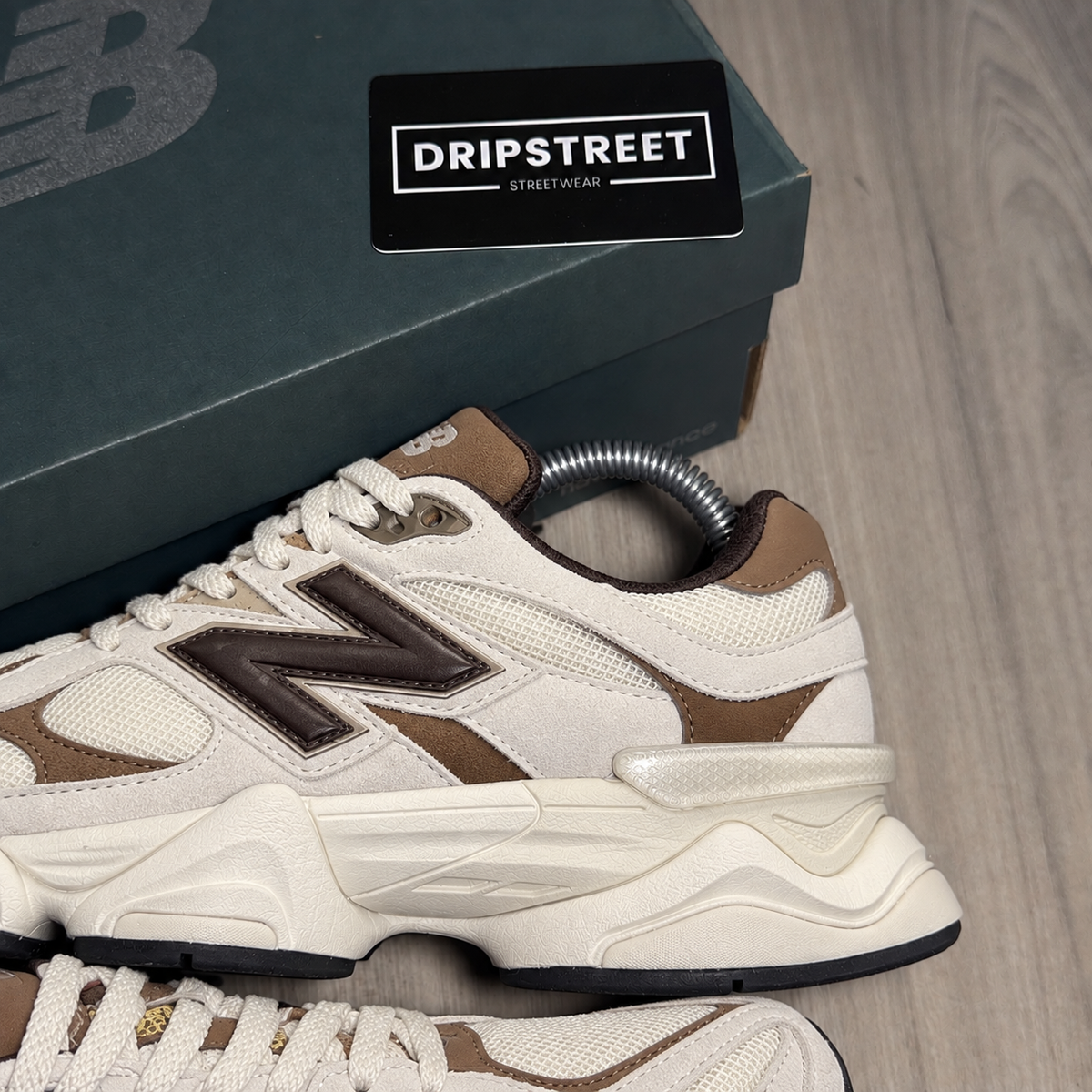 Nb 9060 Bianco e marrone