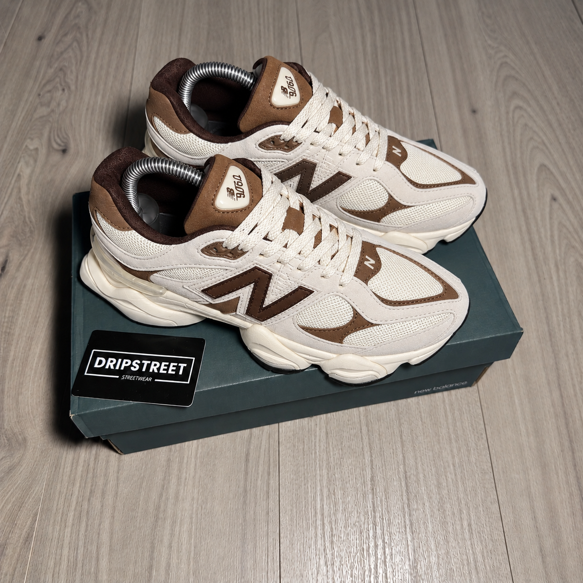 Nb 9060 Bianco e marrone