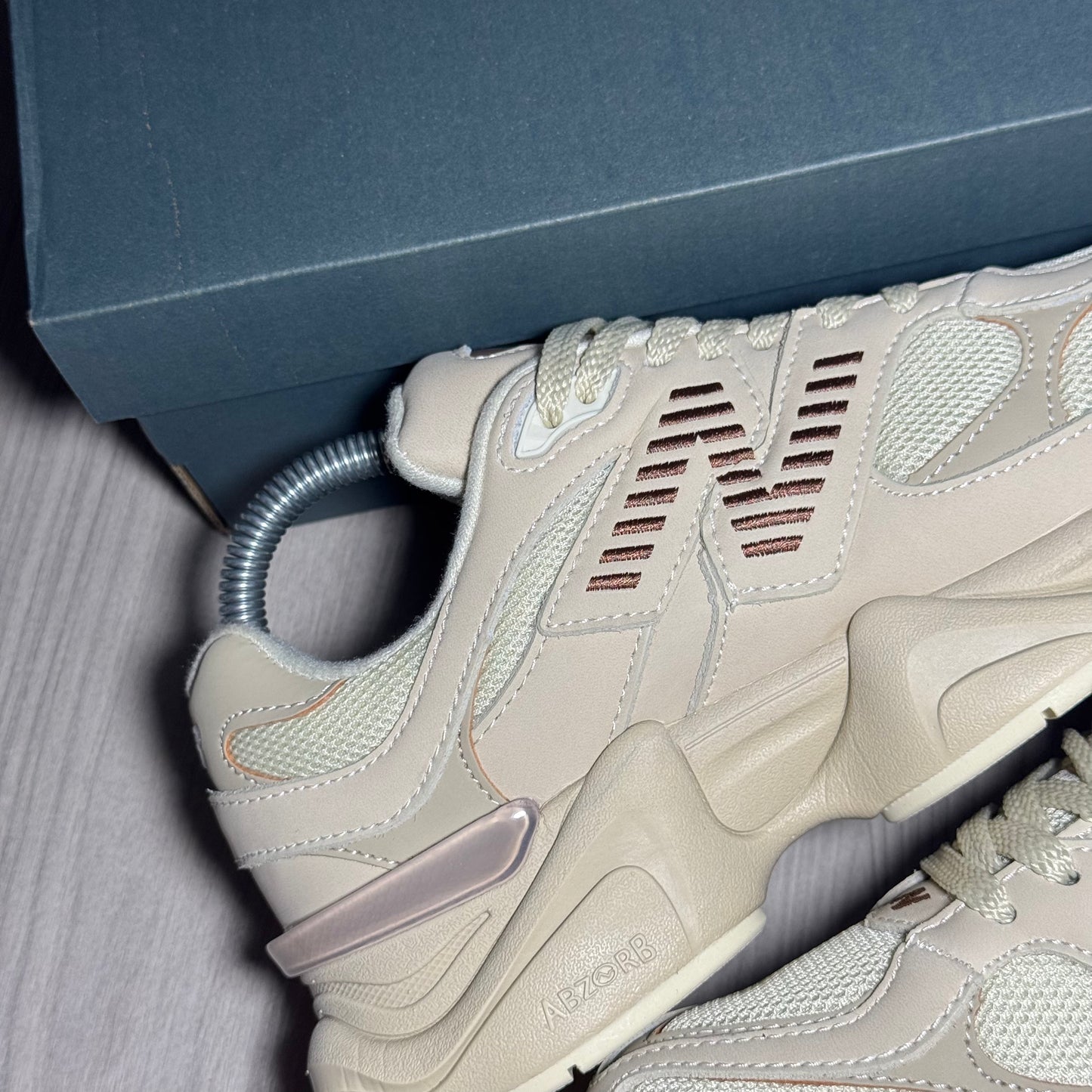 Nb 9060 Beige