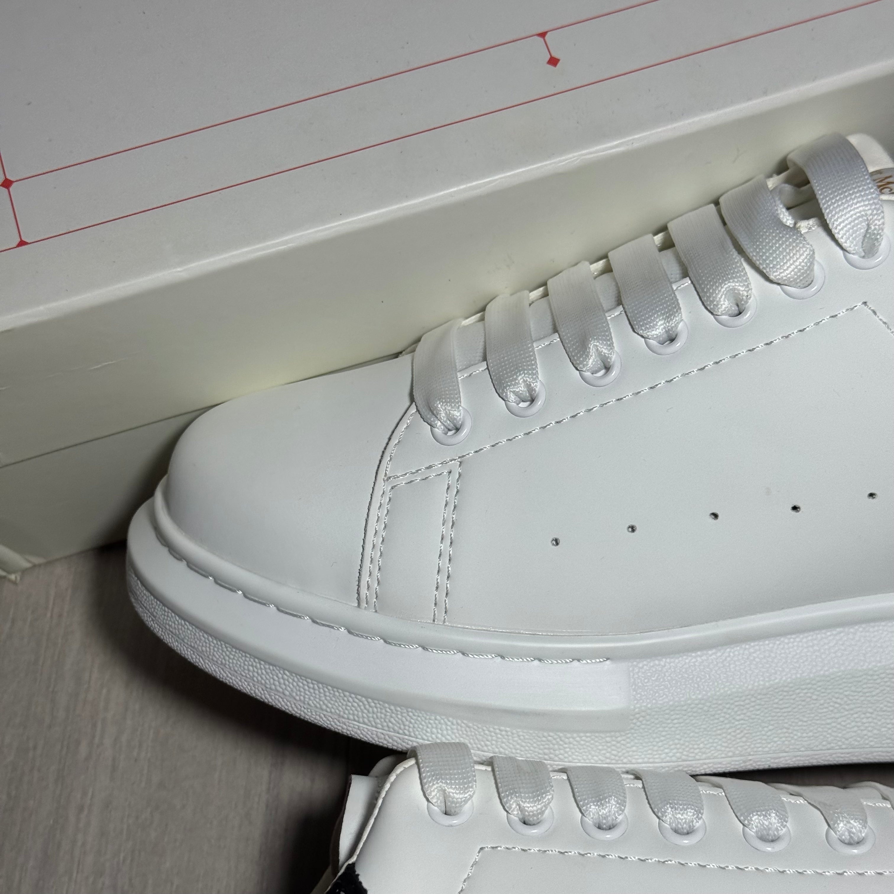 A.Mcqn Bianche Con Brillantini