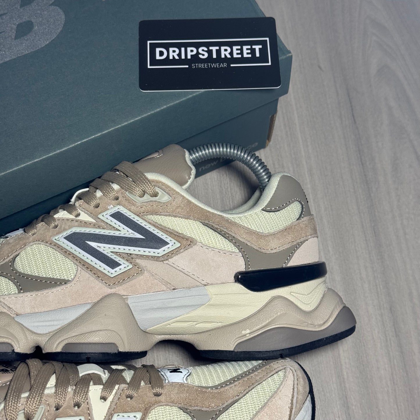 Nb 9060 Crema e Beige