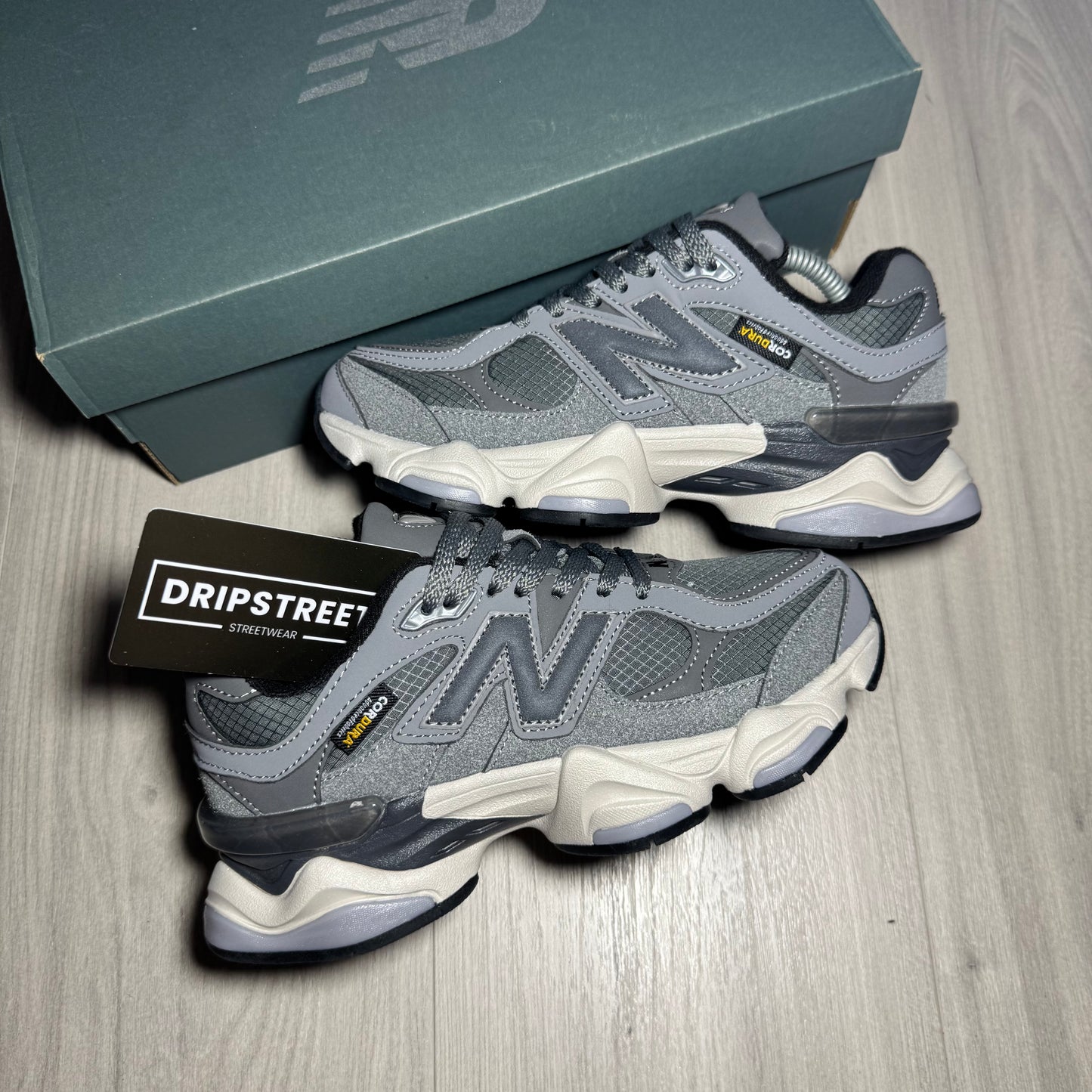 Nb 9060 Grigio e Bianco