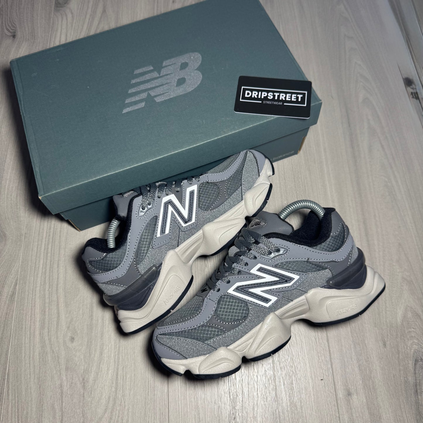 Nb 9060 Grigio e Bianco